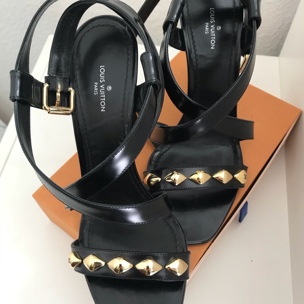 AUTHENTIC Louis Vuitton black heels - Picture 5 of 6